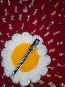 Handmade Crochet Daisy Backclip
