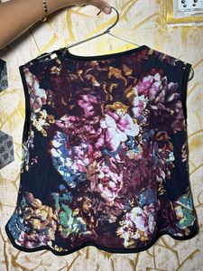 Floral Print Sleeveless Top