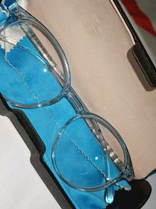 Spectacle