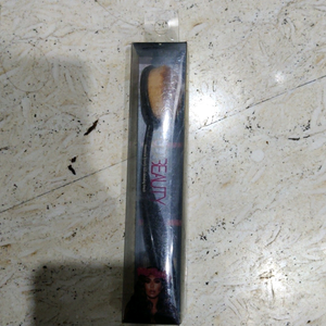 makeup brush