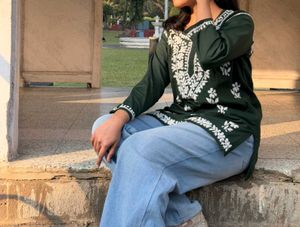 Chikankari Short kurti(Dark Green)