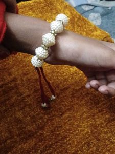 bracelet/ Bangles set made up of thread and Beads