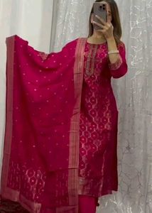 Elegant Pink Kurta Set