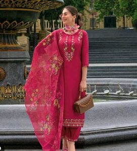 Elegant Pink Kurta Set