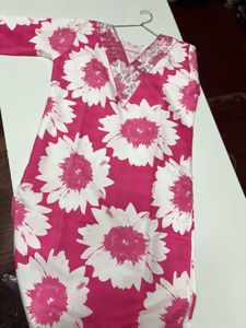 Pink &amp; White Floral Kurta