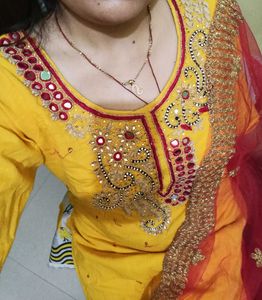 Yellow Suit3