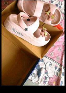 new trendy pink slipper