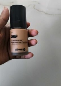 Derma Co Foundation SPF 40