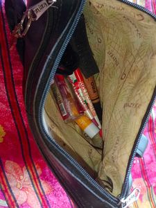 Chic Black Handbag with Bow Detail