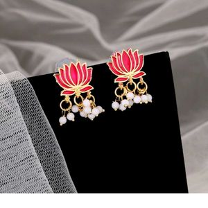 Lotus Design Necklace &amp; Earring Set