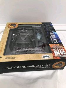 SCI-FI REVOLTECH SERIE 04 3 BATMAN Tumbler Kaiyodo
