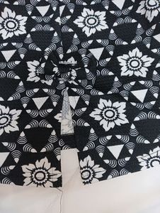 Classy Black Crop Top 🖤 New Unused