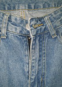 Urbanic Ripped Baggy Jeans
