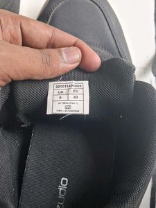 Simple Black Sneakers