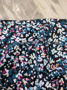 GAP BRAND WORK OUT JEGGINGS