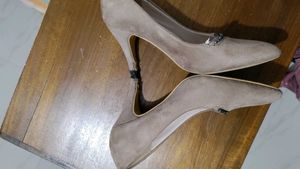 DressBerry Heels