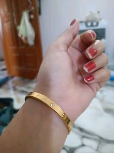 Elegant Gold Bracelet