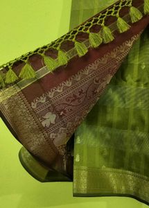 ELEGANT ETHNIC SAREE