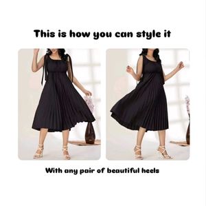Black Pleated A-line dress 🖤🔥