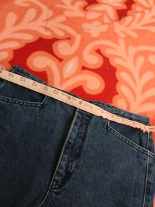 Straight Fit - 28 Waist Blue Jean