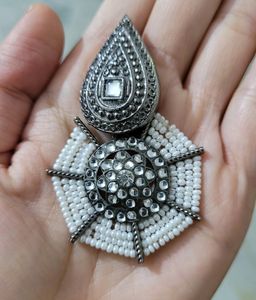 Metallic Earing With Beads