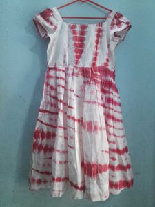 Frock with good quality.