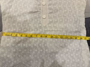 Straight Chikankari Solid Kurti