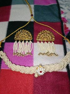 Pearl Choker Set With Earrings ♥️