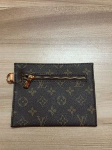 Louis Vuitton Zip Pouch/Wallet