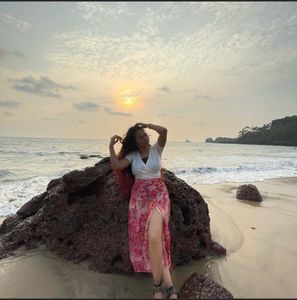 white tie up detail top😍😍😍