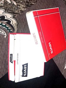 Levi&#39;s Men&#39;s Wallet - New in Box