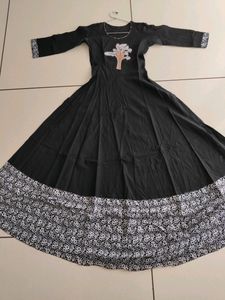 Anarkali Black Gaun