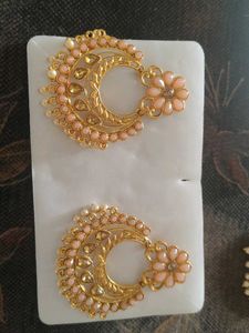 Elegant Gold-tone Floral Earrings With Mangtika