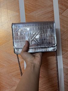 Micro Kendall +kylie Sling Bag ( Check Small Flaw)