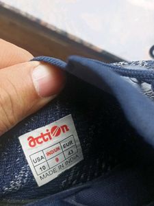 Action Sneakers
