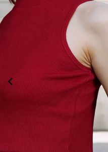 😍 Red Sleeveless Crop Top