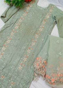 Elegant Pakistani Handwork Embroidery Kurta Set