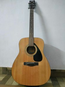 Yamaha Acoustic Guitar