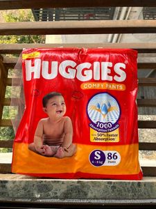Huggies Baby Diapers S Size, 86 Count