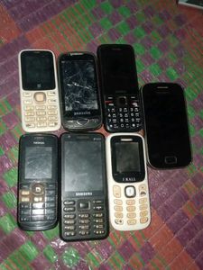 Vintage Feature Phone Lot - Untested