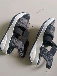 7 Number Slipper And 4 Years Girls Sandal