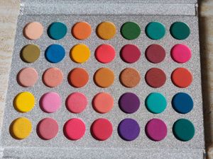 Gorgeous Me Eyeshadow Tray 😍