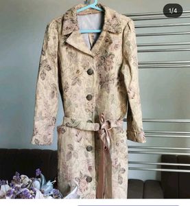 Vintage floral tapestry Shimmer overcoat.