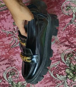 Chain Detail Loafers