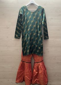 Elegant Green & Gold Kurti