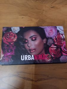 URBANMAC ROSE GOLD EYESHADOW PALETTE