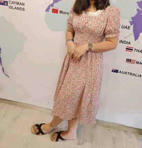 Vintage-Style Floral Midi Dress with Lace Neck