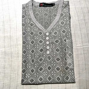 Gray Diamond Pattern Henley Sweater