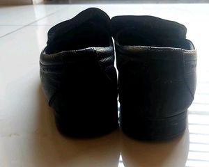 Red Tape Formal Shoes