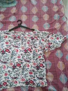 Floral Print Flutter Sleeve Top